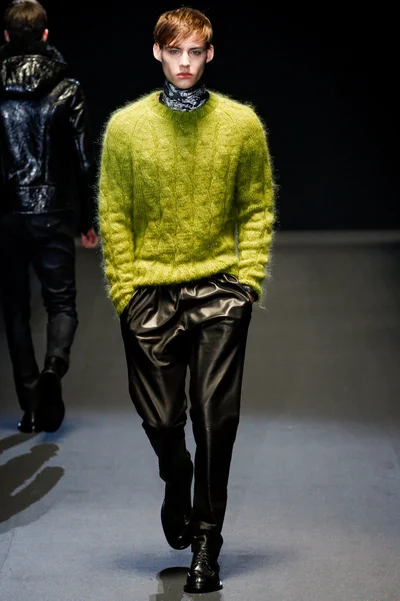 Look 25